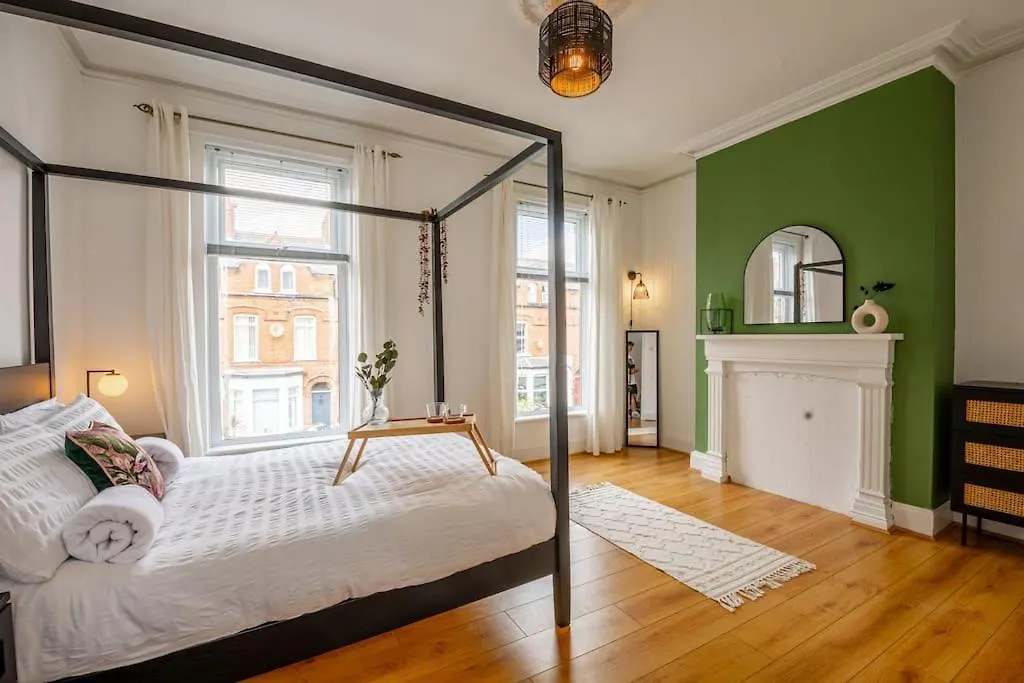 Home For Your Belfast Escape! contacts