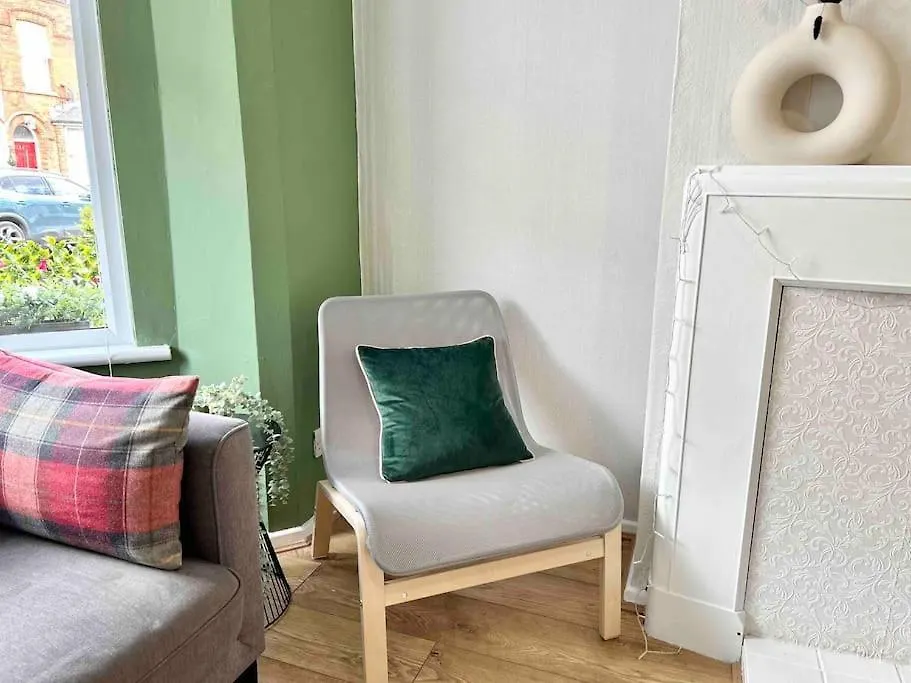 Home For Your Belfast Escape! 0*,